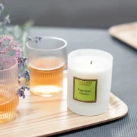 Bougie parfumée à la verveine de la marque "Collines de Provence"