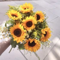 Le bouquet de saison Monsieur Fleur composé de Tournesols
