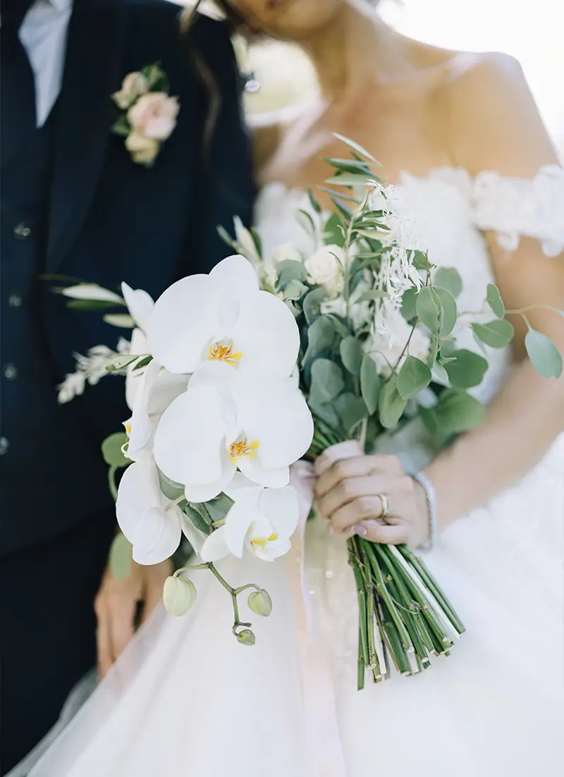Bouquet de mariée avec orchidées blanches